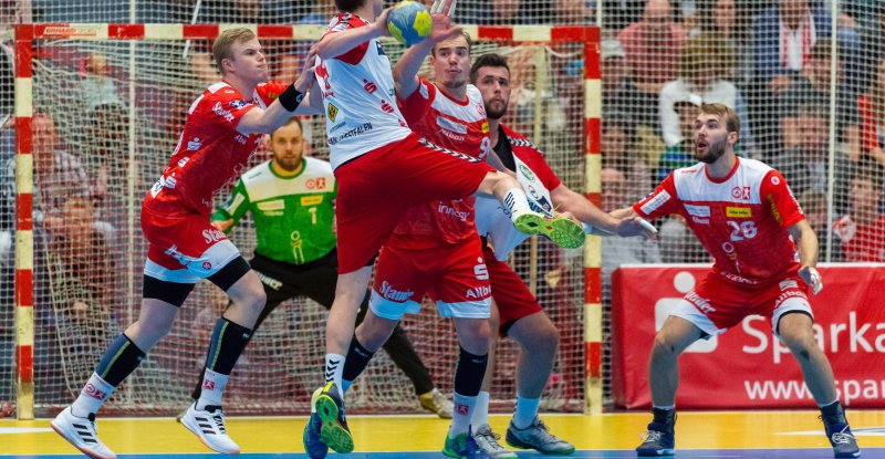 TUSEM nach Derbysieg zurück an der Spitze