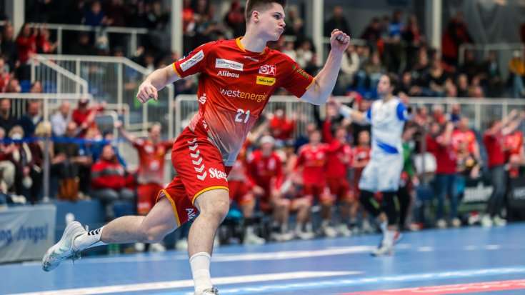 TUSEM feiert Derbysieg im letzten Heimspiel des Jahres