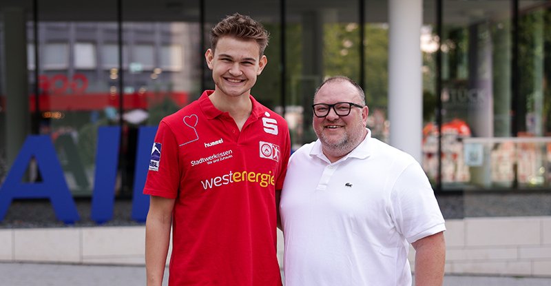 Alexander Schoss verlängert beim TUSEM